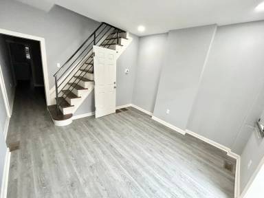 Main picture of 2210 E Sergeant St