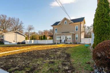 Main picture of 1044 Woodland Ave
