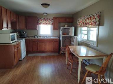 Main picture of 3 Lake St