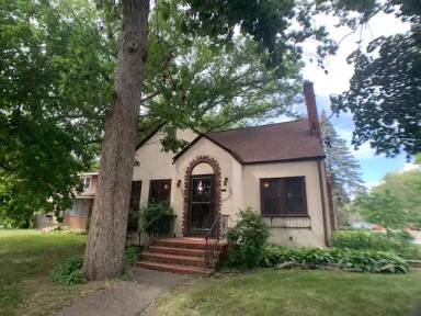 Main picture of 3604 Oakdale Ave N