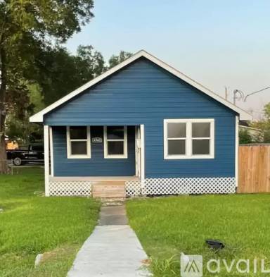 Main picture of 4542 White Rock St