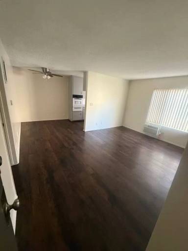 Main picture of 217-221 W Tujunga Ave