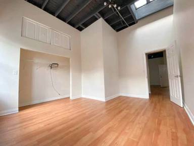 Main picture of 2653 S Lawndale Ave