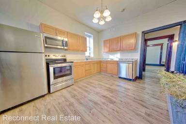 Main picture of 2303 Russell Blvd
