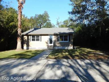 Main picture of 57415 Oaklawn St
