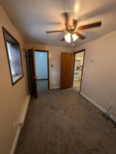 Main picture of 9 Iron St