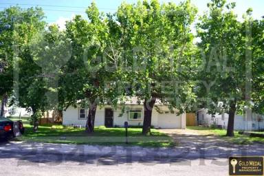 Main picture of 1208 E Avenue H