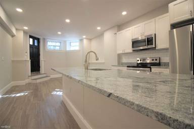 Main picture of 383 Commonwealth Ave