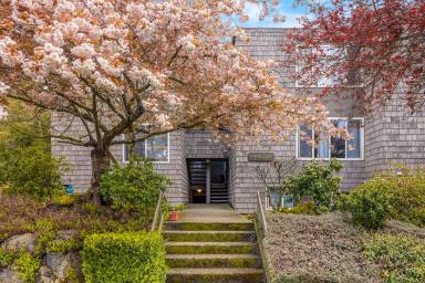 Main picture of 4468 Linden Ave N