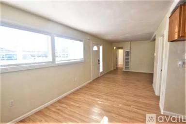 Main picture of 2371 Dover Ave
