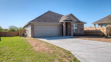 Main picture of 533 Fallbrook Dr