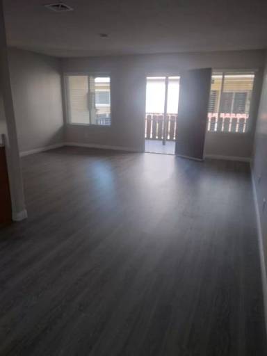 Main picture of 344 Compton St