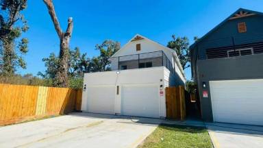 Main picture of 9328 Firnat St