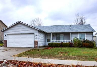 Main picture of 443 N Larri Lee St