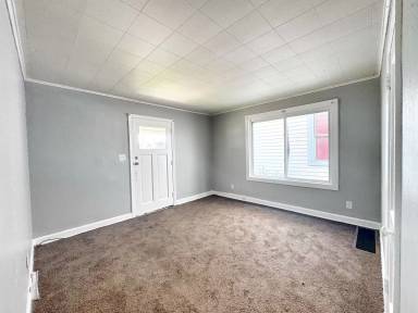 Main picture of 407 Webster Ave NE