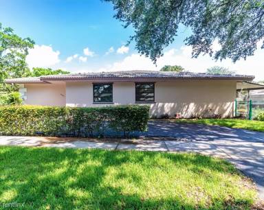 Main picture of 15461 Turnbull Dr
