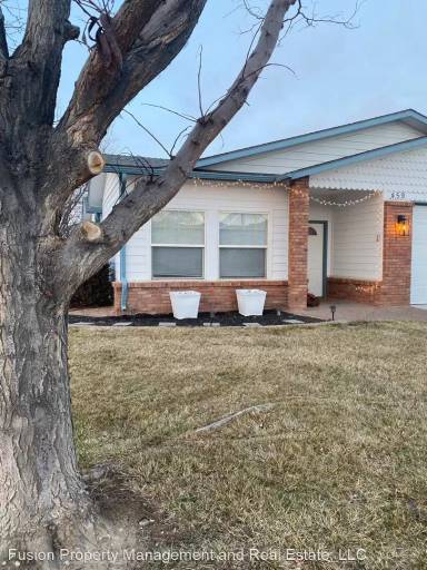 Main picture of 459 Phyllis Dr