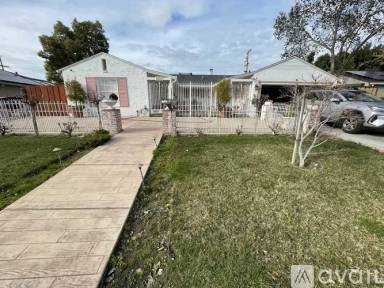 Main picture of 1205 W Benjamin Holt Dr