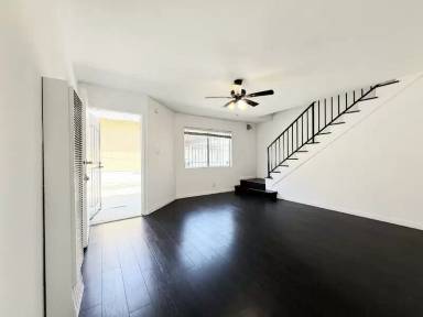 Main picture of 1343 W 36th St