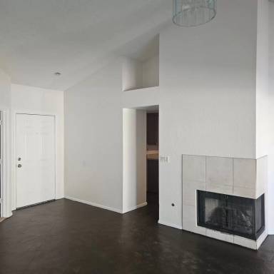 Main picture of 10508 W Griswold Rd