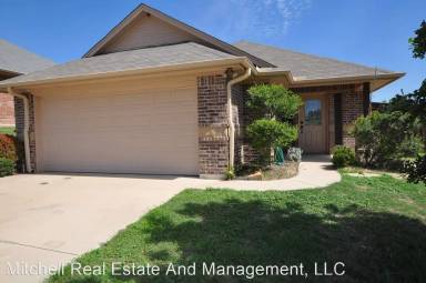 Main picture of 1245 Newcastle Dr