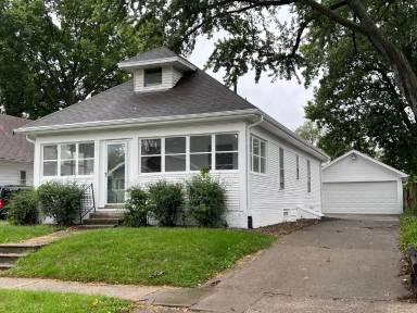 Main picture of 3116 E 7th St