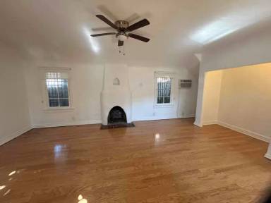 Main picture of 3133 Hollycrest Dr