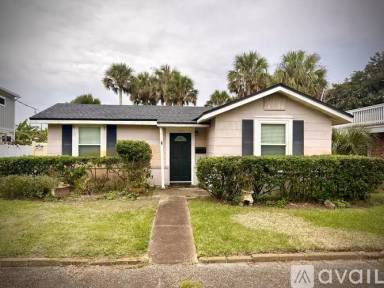 Main picture of 261 Myra St