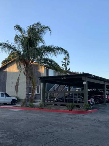 Main picture of 1007 E Deodar St