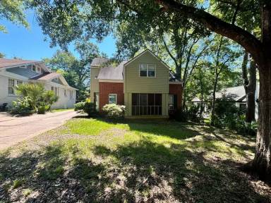 Main picture of 810 Madison St