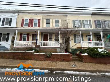 Main picture of 211 Clay St