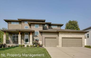 Main picture of 6014 S 156th Avenue Cir