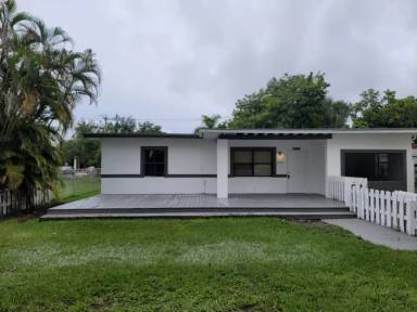 Main picture of 4032 SW 52nd St