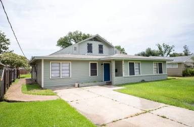 Main picture of 4113 Center St