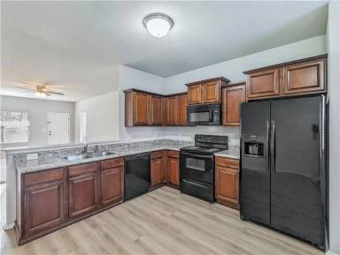 Main picture of 868 NW Evans Cir