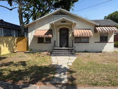 Main picture of 1525 W 15th St
