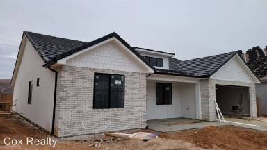 Main picture of 381 S Water Course Dr