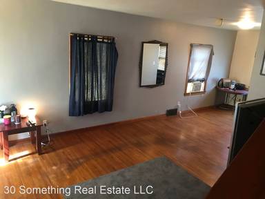 Main picture of 719 W 11th St