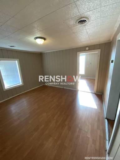 Main picture of 180 Ross Ave