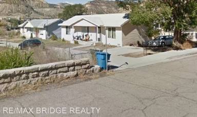 Main picture of 8 Jimmy Carter Ln