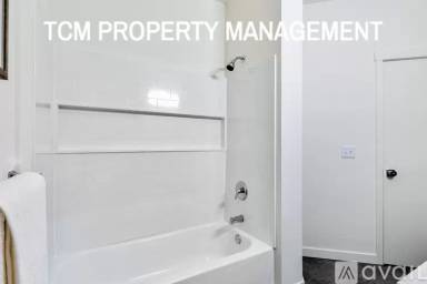 Main picture of 1719 N 185th St