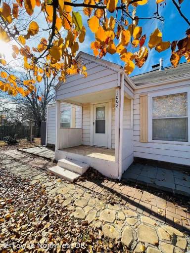Main picture of 1002 N 9th St