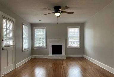 Main picture of 303 S 11th St