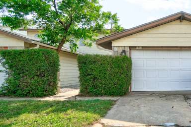 Main picture of 8500 Candlewood Dr