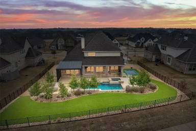 Main picture of 2114 Chippewa Hls