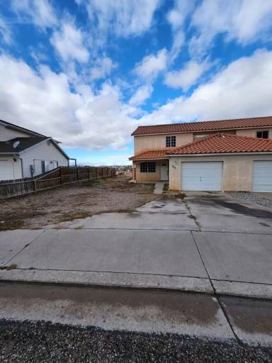 Main picture of 988 W 1325 S