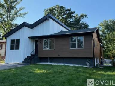 Main picture of 218 Elizabeth Ave