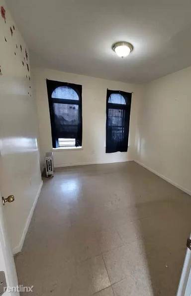 Main picture of 298 E 150th St