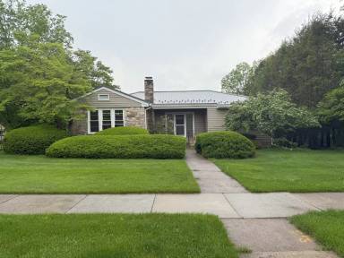 Main picture of 403 E Mitchell Ave