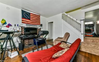 Main picture of 129 Chesterfield Rd